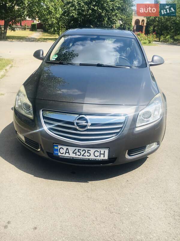 Ліфтбек Opel Insignia 2010 в Умані