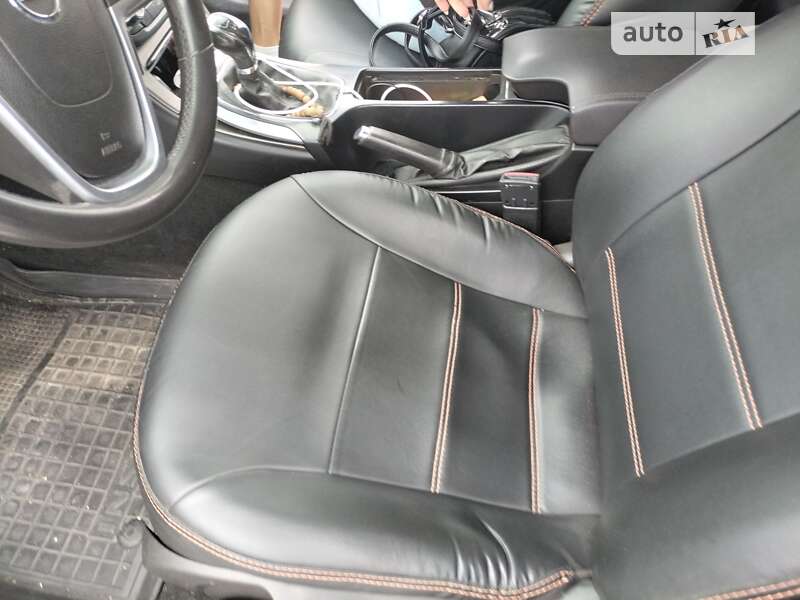 Універсал Opel Insignia 2010 в Хмельницькому