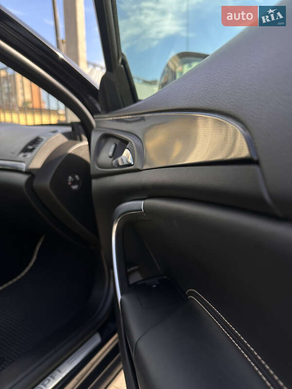 Седан Opel Insignia 2015 в Ивано-Франковске