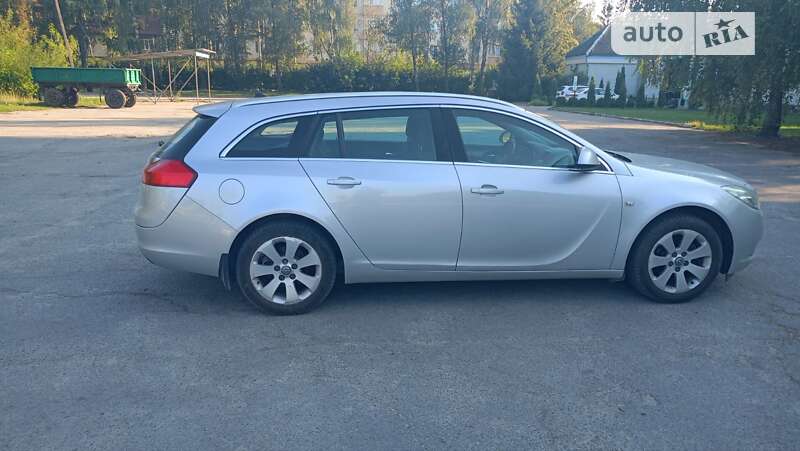 Универсал Opel Insignia 2010 в Звягеле