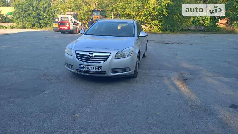 Универсал Opel Insignia 2010 в Звягеле