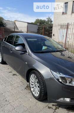 Седан Opel Insignia 2011 в Черкасах