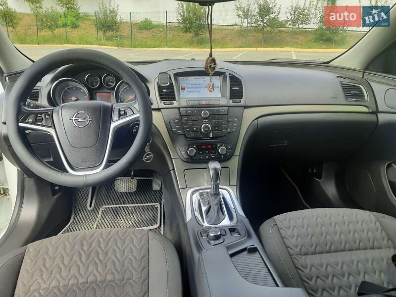 Універсал Opel Insignia 2013 в Ужгороді