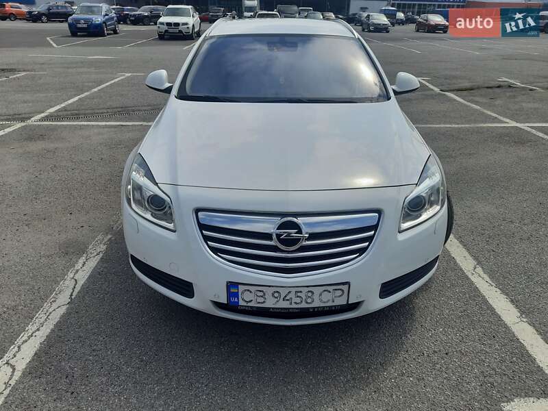 Універсал Opel Insignia 2013 в Ужгороді
