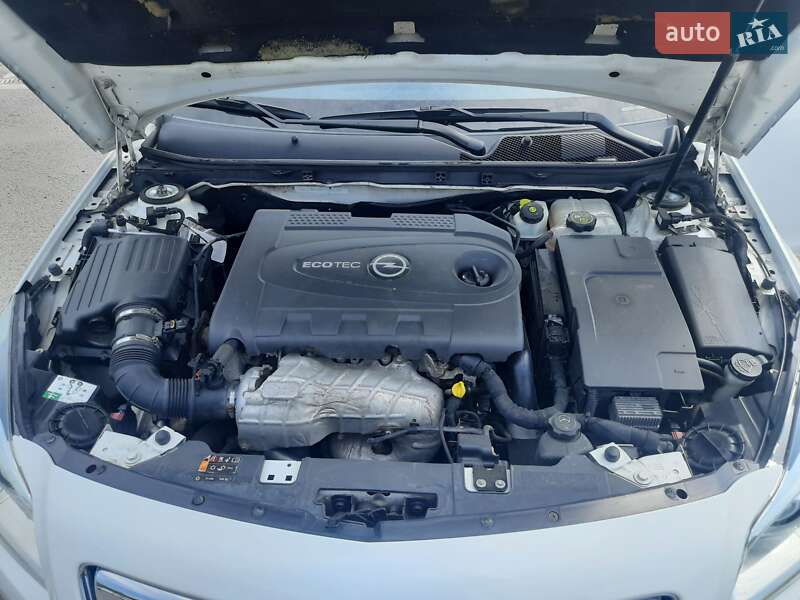 Універсал Opel Insignia 2013 в Ужгороді
