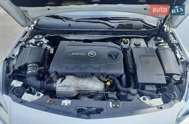 Універсал Opel Insignia 2013 в  фото 14 Універсал Opel Insignia 2013 в