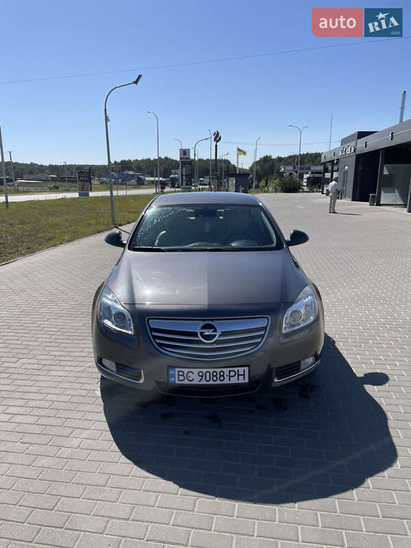 Лифтбек Opel Insignia 2009 в 