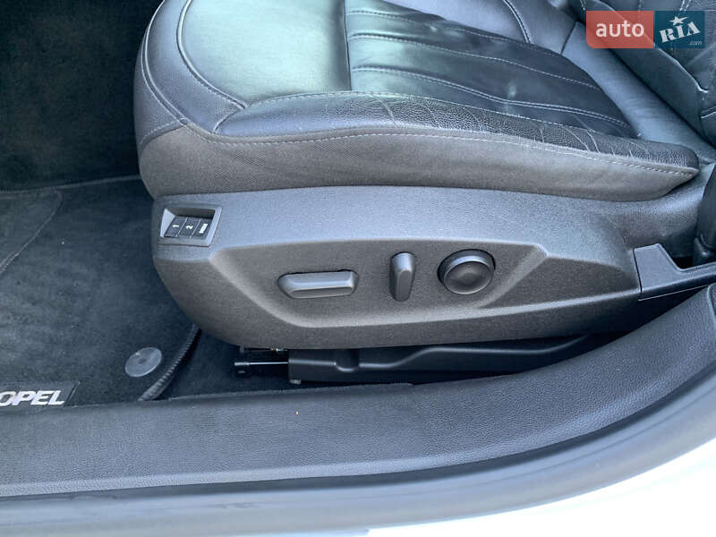 Универсал Opel Insignia 2011 в Ковеле