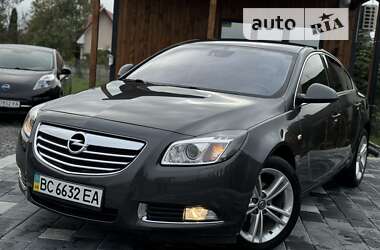 Седан Opel Insignia 2012 в Дрогобичі