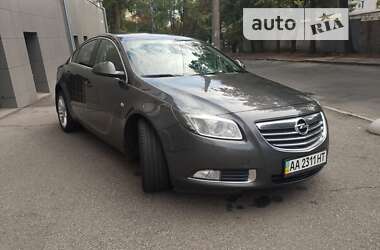 Седан Opel Insignia 2010 в Киеве