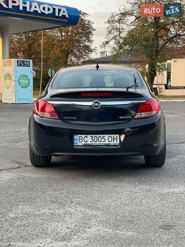Седан Opel Insignia 2012 в Львове