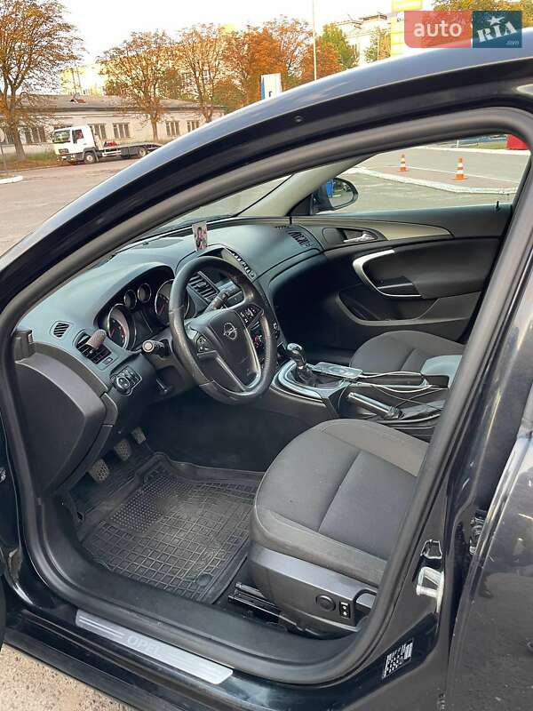 Седан Opel Insignia 2012 в Львове