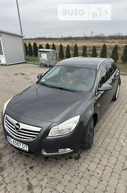 Универсал Opel Insignia 2009 в Городке