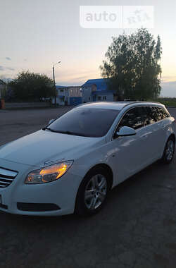 Універсал Opel Insignia 2011 в Острозі