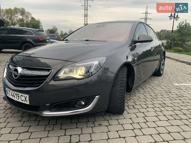 Седан Opel Insignia 2015 в Івано-Франківську