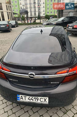 Седан Opel Insignia 2015 в 