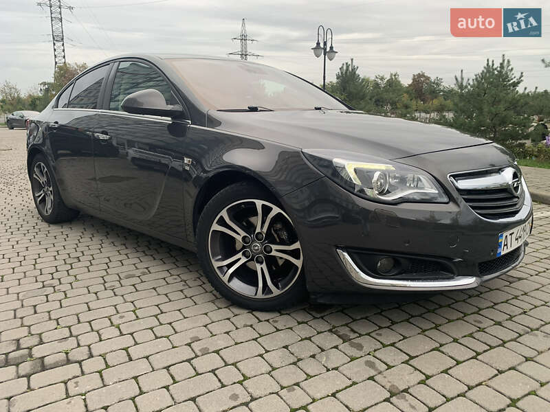 Седан Opel Insignia 2015 в Івано-Франківську