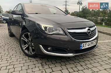 Седан Opel Insignia 2015 в 