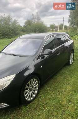 Универсал Opel Insignia 2010 в Ровно