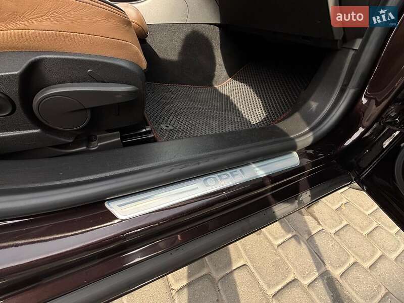 Седан Opel Insignia 2016 в Кременчуці