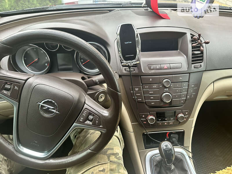 Седан Opel Insignia 2010 в Луцьку