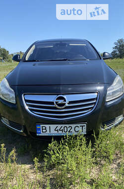 Седан Opel Insignia 2010 в Миргороді