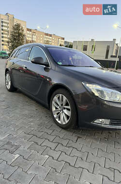 Универсал Opel Insignia 2012 в 