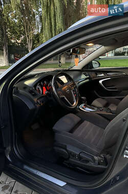 Универсал Opel Insignia 2012 в 