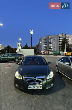 Универсал Opel Insignia 2012 в 