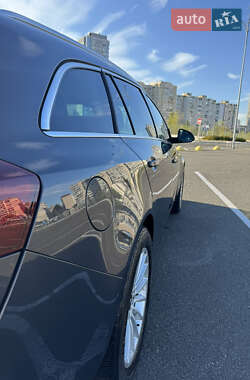 Универсал Opel Insignia 2015 в 