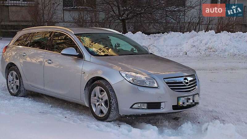 Універсал Opel Insignia 2011 в Дніпрі