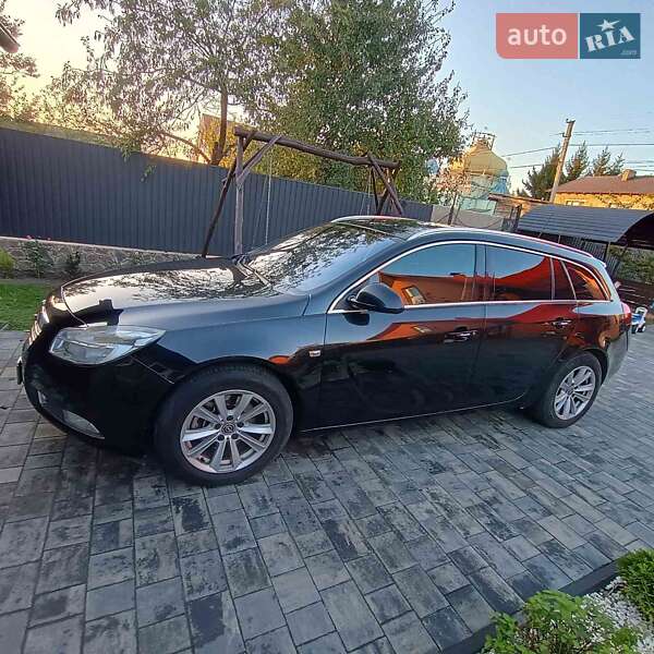 Универсал Opel Insignia 2011 в Сарнах