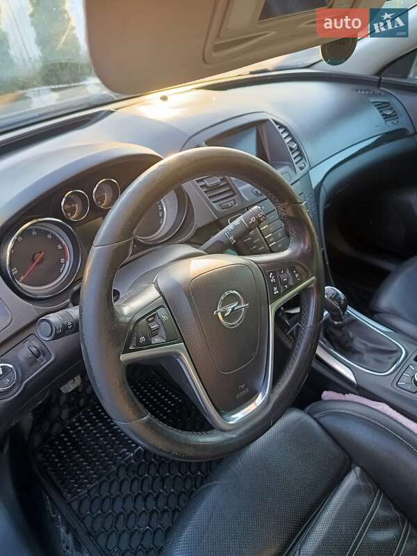 Універсал Opel Insignia 2012 в Івано-Франківську