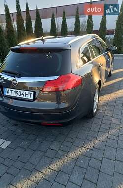 Универсал Opel Insignia 2012 в 