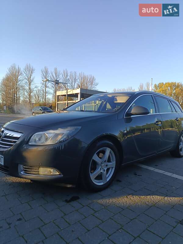Універсал Opel Insignia 2012 в Івано-Франківську