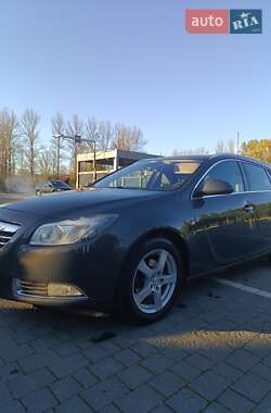 Универсал Opel Insignia 2012 в 