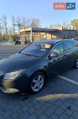 Универсал Opel Insignia 2012 в 