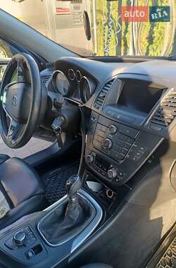 Универсал Opel Insignia 2012 в 