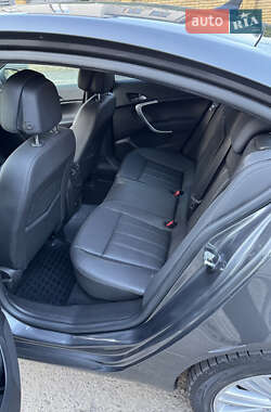 Седан Opel Insignia 2012 в Львові
