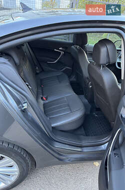Седан Opel Insignia 2012 в Львові