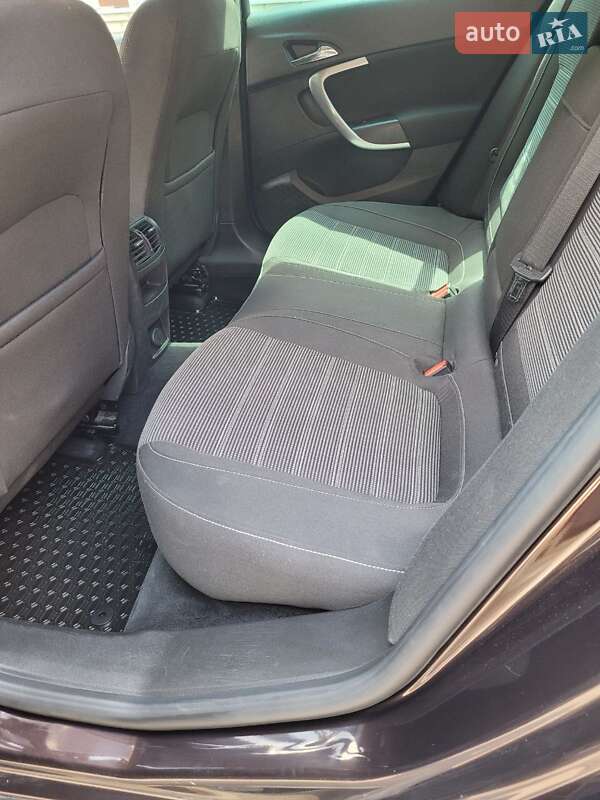 Универсал Opel Insignia 2011 в Мироновке