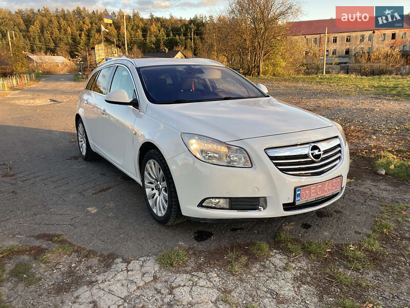 Универсал Opel Insignia 2010 в Бережанах