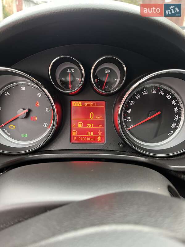 Універсал Opel Insignia 2012 в Черкасах