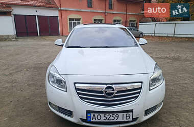 Седан Opel Insignia 2011 в Івано-Франківську