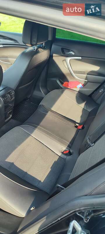 Универсал Opel Insignia 2010 в Киеве