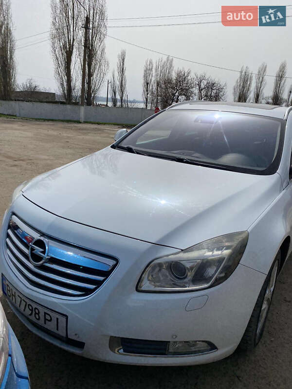 Універсал Opel Insignia 2011 в Миколаєві