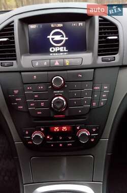 Универсал Opel Insignia 2011 в 