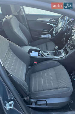 Универсал Opel Insignia 2016 в 