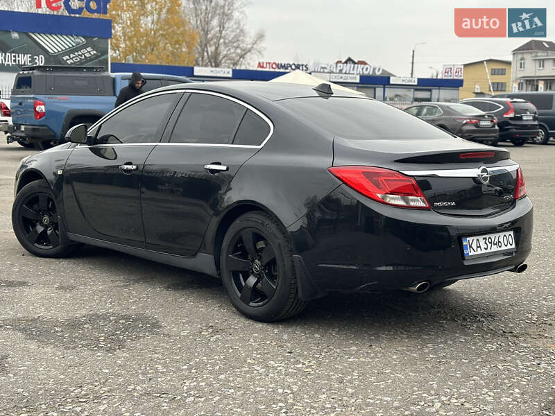 Лифтбек Opel Insignia 2010 в Киеве