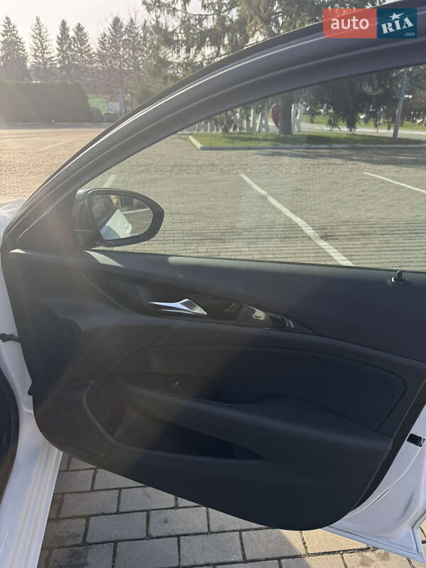 Лифтбек Opel Insignia 2022 в Луцке